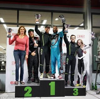 Caitlyn Jenner feet photo thumbnail