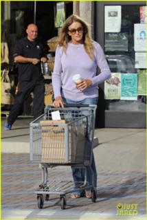 Caitlyn Jenner feet photo thumbnail