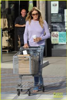 Caitlyn Jenner feet photo thumbnail