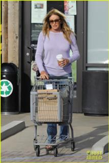 Caitlyn Jenner feet photo thumbnail