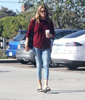 Caitlyn Jenner feet photo thumbnail