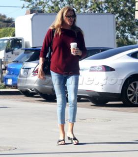 Caitlyn Jenner feet photo thumbnail