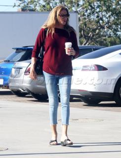 Caitlyn Jenner feet photo thumbnail