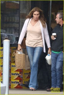 Caitlyn Jenner feet photo thumbnail