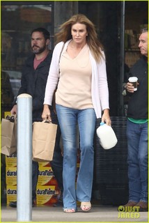 Caitlyn Jenner feet photo thumbnail