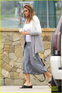Caitlyn Jenner feet photo thumbnail