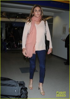 Caitlyn Jenner feet photo thumbnail