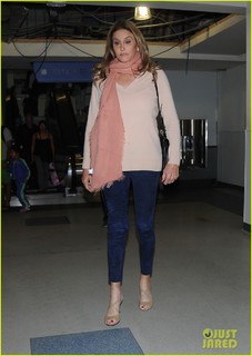 Caitlyn Jenner feet photo thumbnail