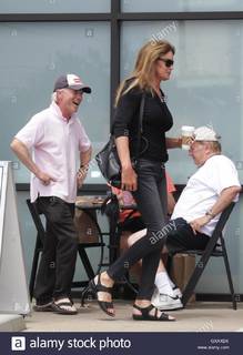 Caitlyn Jenner feet photo thumbnail