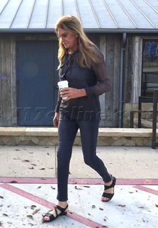 Caitlyn Jenner feet photo thumbnail