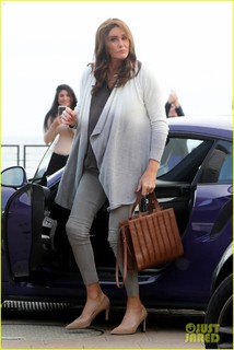 Caitlyn Jenner feet photo thumbnail