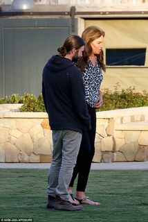 Caitlyn Jenner feet photo thumbnail