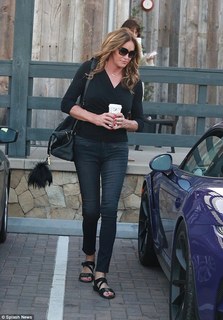 Caitlyn Jenner feet photo thumbnail