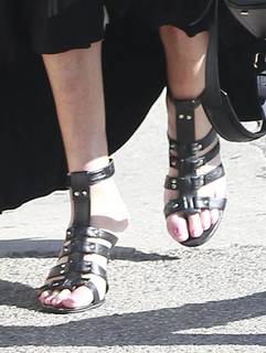 Caitlyn Jenner feet photo thumbnail