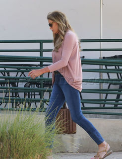 Caitlyn Jenner feet photo thumbnail