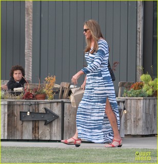 Caitlyn Jenner feet photo thumbnail