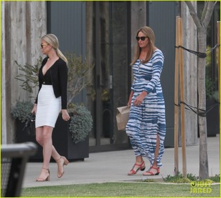 Caitlyn Jenner feet photo thumbnail