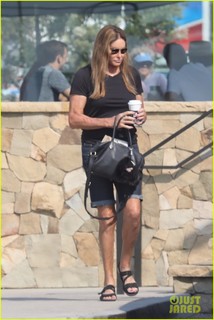 Caitlyn Jenner feet photo thumbnail