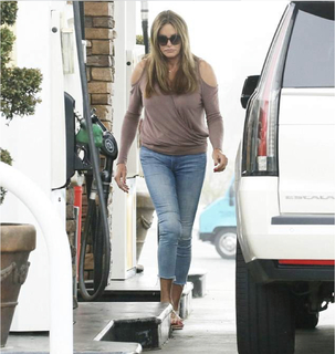 Caitlyn Jenner feet photo thumbnail
