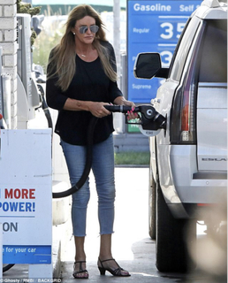Caitlyn Jenner feet photo thumbnail