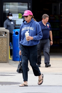Caitlyn Jenner feet photo thumbnail