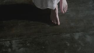 Caitríona Balfe feet photo thumbnail