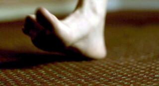 Caity Lotz feet photo thumbnail
