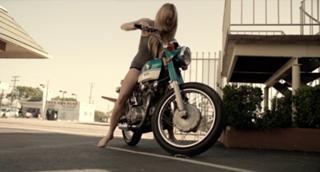 Caity Lotz feet photo thumbnail