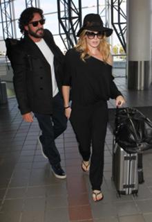 Caity Lotz feet photo thumbnail