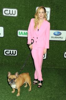 Caity Lotz feet photo thumbnail