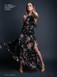 Caity Lotz feet photo thumbnail