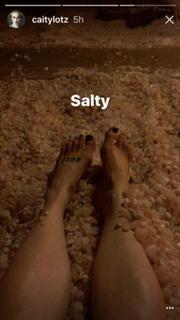 Caity Lotz feet photo thumbnail