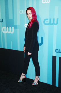 Caity Lotz feet photo thumbnail