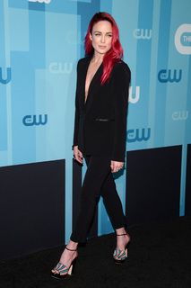 Caity Lotz feet photo thumbnail