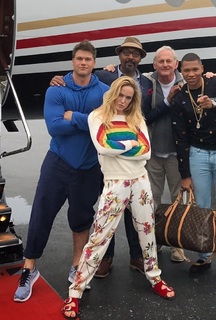 Caity Lotz feet photo thumbnail