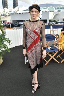 Caity Lotz feet photo thumbnail