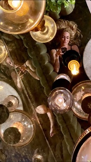Caity Lotz feet photo thumbnail