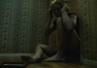 Caity Lotz feet photo thumbnail