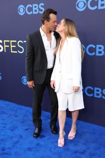 Caity Lotz feet photo 3