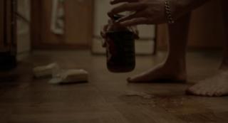 Caity Lotz feet photo thumbnail