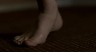 Caity Lotz feet photo thumbnail