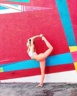 Caley Joyner feet photo 17
