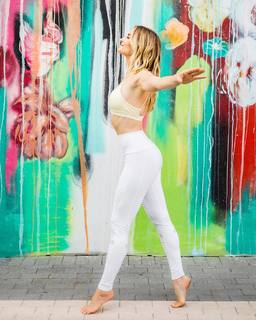 Caley Joyner feet photo 11