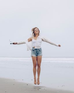 Caley Joyner feet photo 3