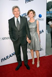 Calista Flockhart feet photo thumbnail