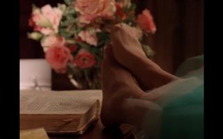 Calista Flockhart feet photo thumbnail