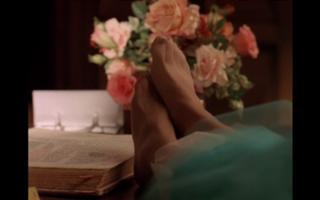 Calista Flockhart feet photo thumbnail