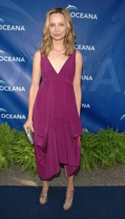 Calista Flockhart feet photo thumbnail
