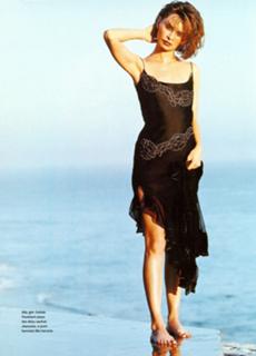 Calista Flockhart feet photo thumbnail