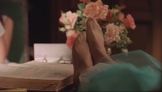 Calista Flockhart feet photo thumbnail